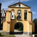 Strzelin, kostel, brána